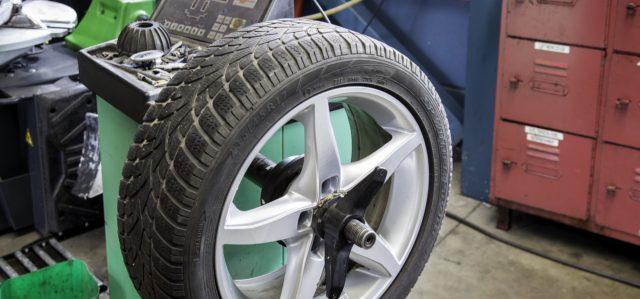 Sears expands U.S. Amazon tire installation program